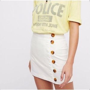 NWOT Little Daisies White Button-Front Mini Skirt